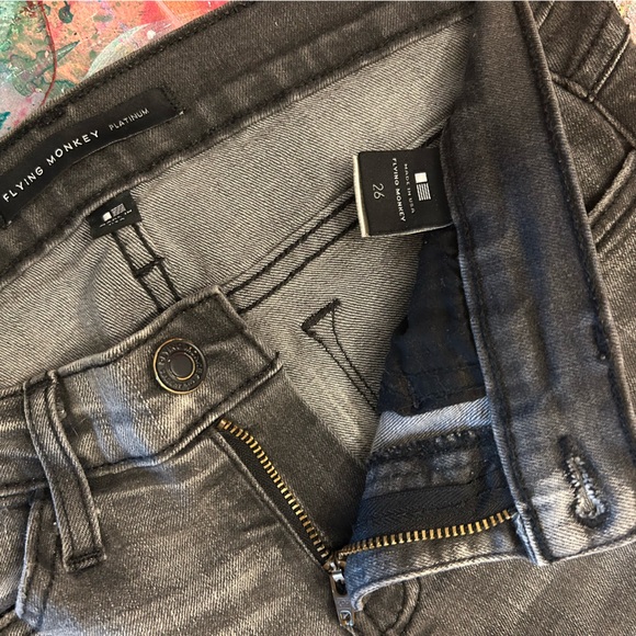 Flying Monkey Grey Distressed-Wash Skinny Jeans - Size 26 - Picture 3 of 11